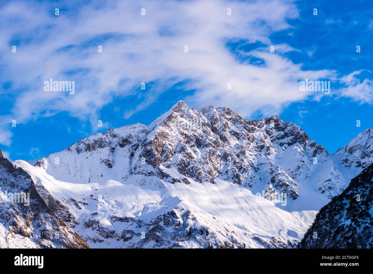 Bergpanorama m Winter von der Unteren Lugenalpe, 1414m, zum Großer Wilder, 2379m, bei Oberstdorf, Oberallgäu, Bayern, Deutschland, Europa Stock Photo