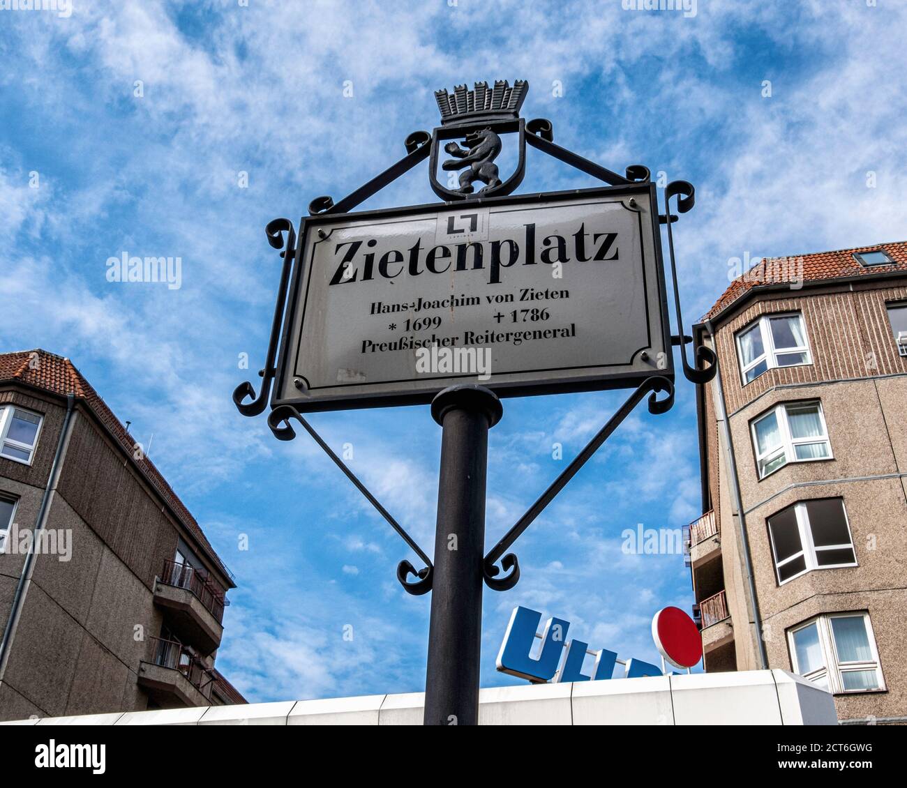 Berlin,Mitte, Zietenplatz sign post. Square is named after Hans Joachim von Zieten 1699–1786, equestrian or hussar general in Prussian Army, Stock Photo