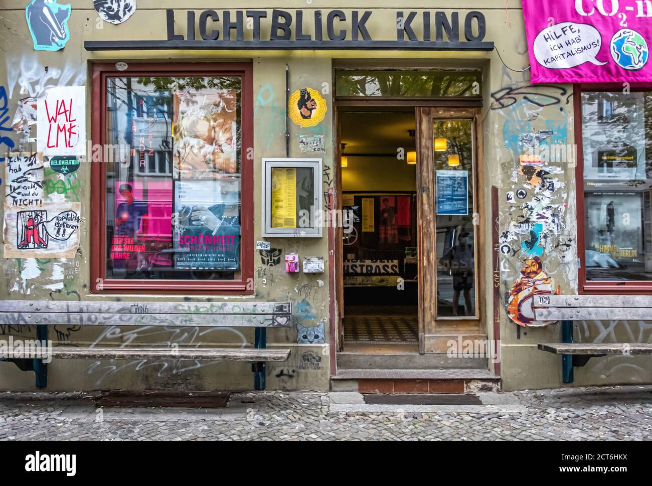 Cinema Exterior High Resolution Stock Photography And Images Alamy
