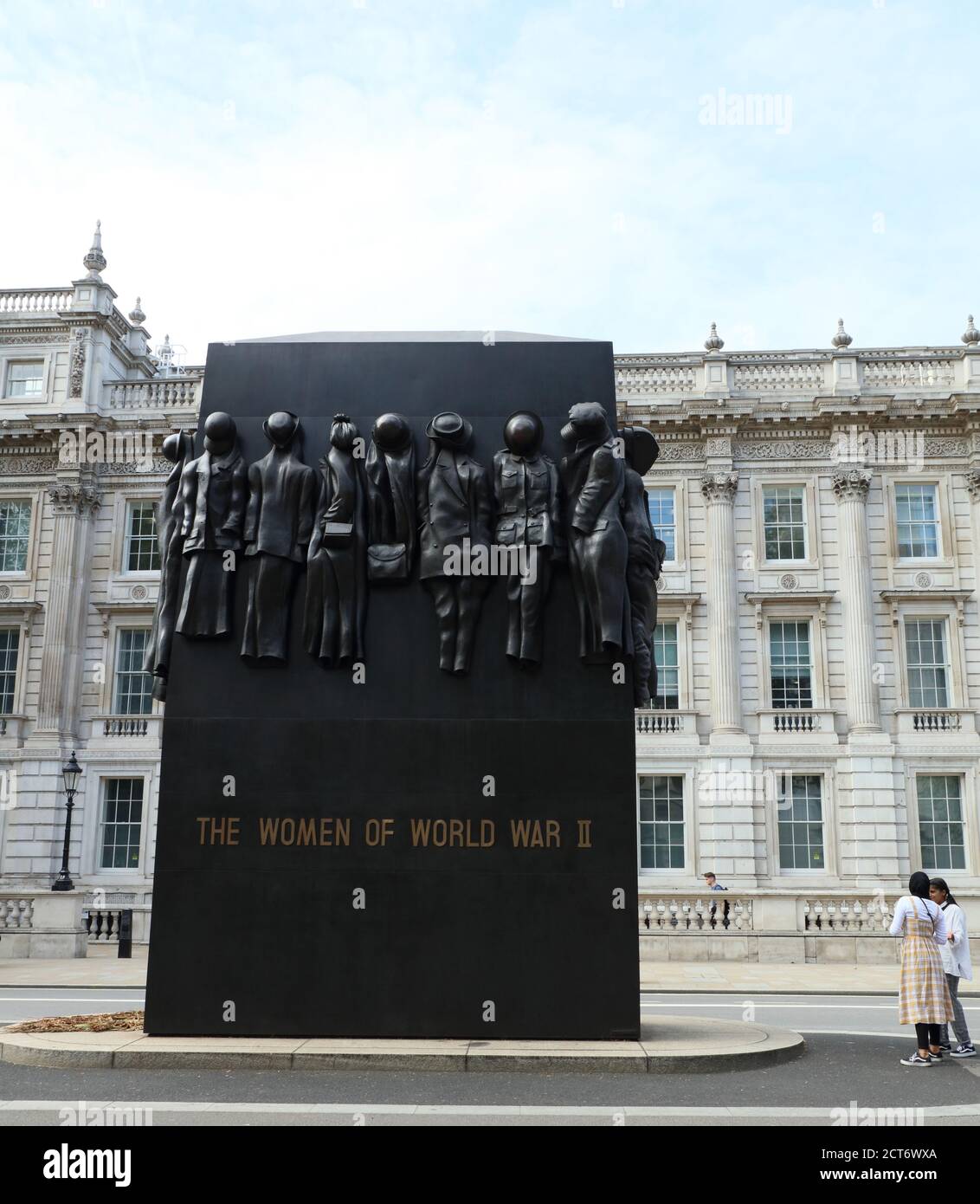 Women of the second world war monument hi-res stock photography and ...