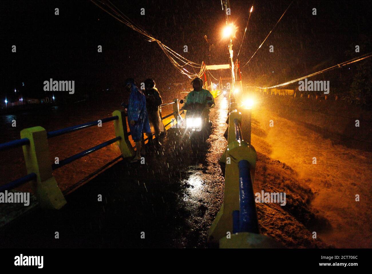 Ciliwung river water level hi-res stock photography and images - Alamy