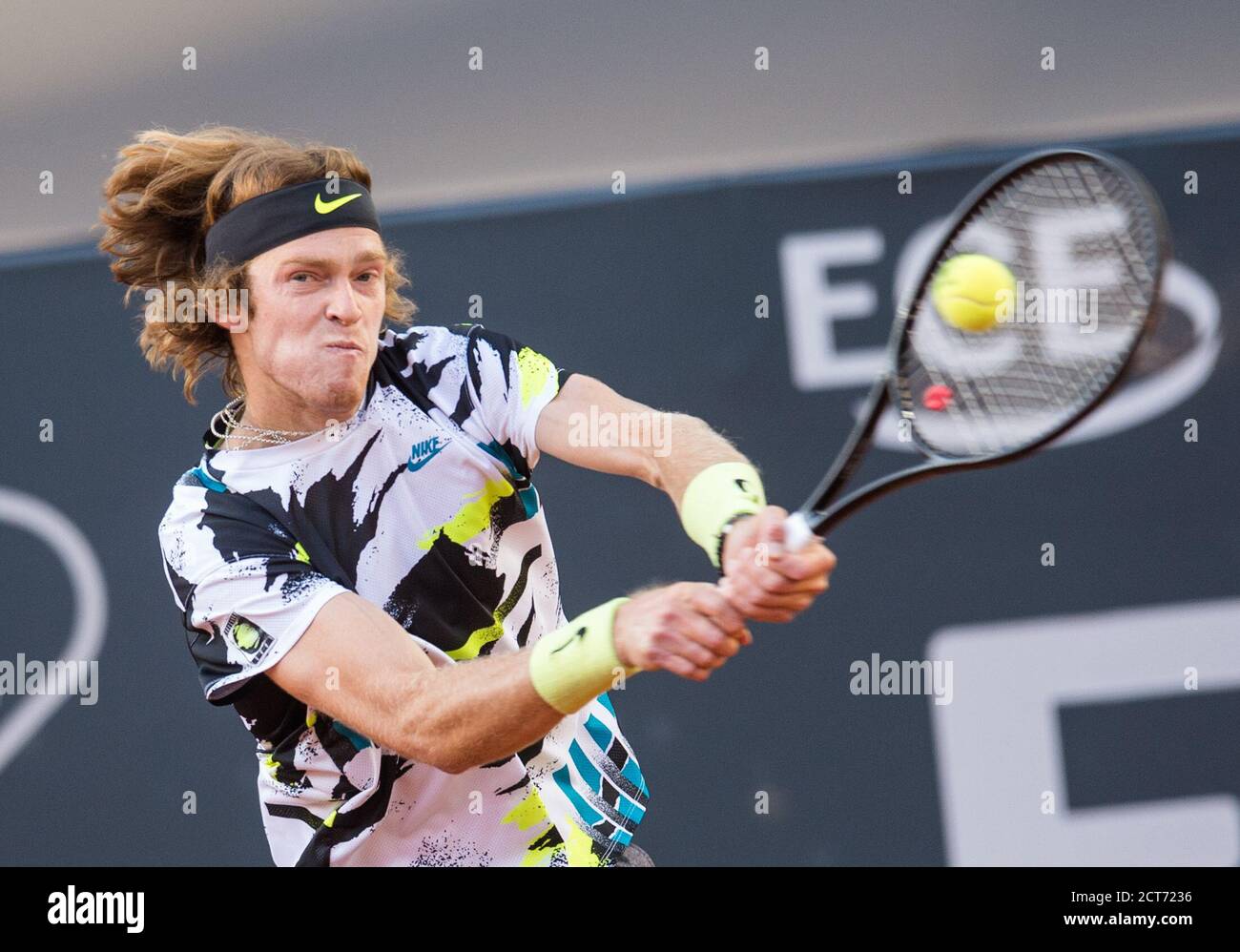 Hamburg, Germany. 21st Sep, 2020. Tennis ATP Tour - German Open, singles,  men, 1st round in the stadium at Rothenbaum. Andrey Rublev from Russia  plays a backhand against Sandgren (USA). Credit: Daniel