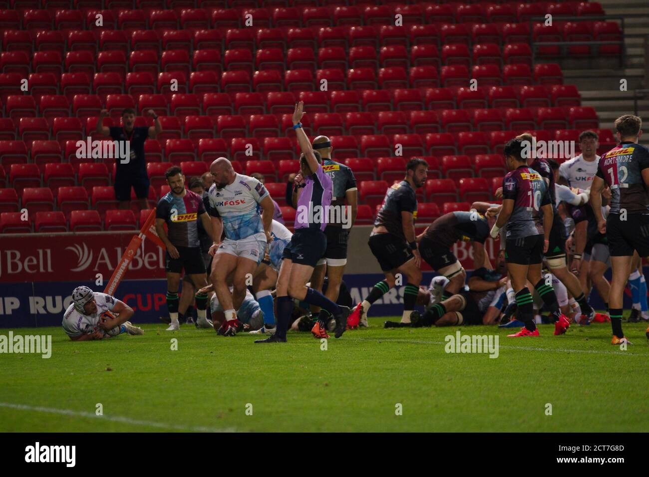 Manchester, England, 21 September 2020. Curtis Langdon scoring a try ...