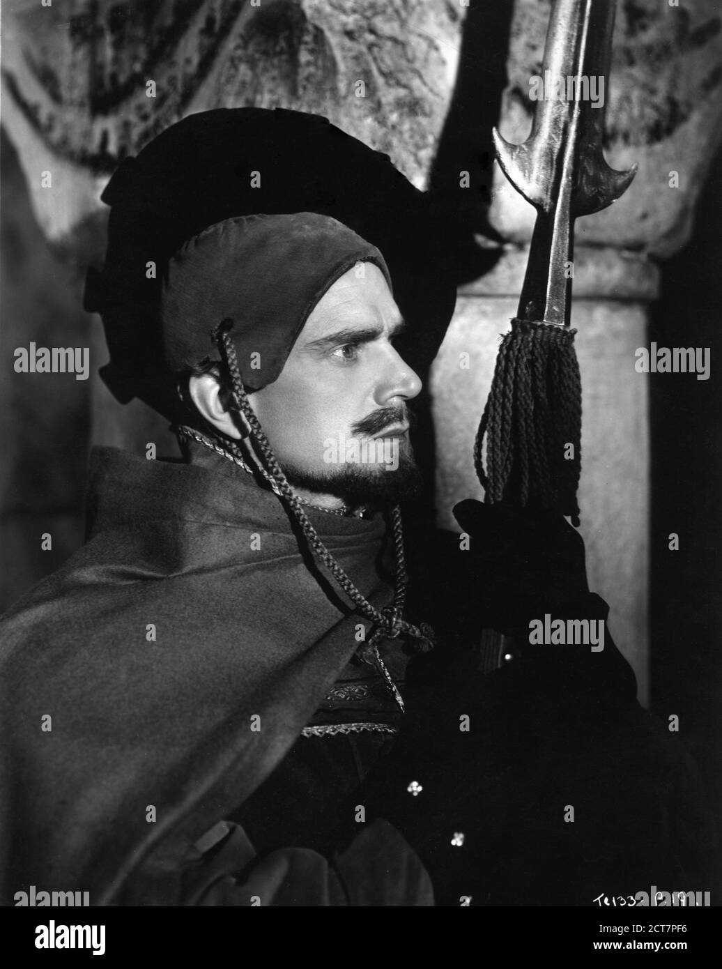 ESMOND KNIGHT Portrait as Bernardo in HAMLET 1948 director LAURENCE OLIVIER  play William Shakespeare music William Walton Two Cities Films / General  Film Distributors (GFD Stock Photo - Alamy