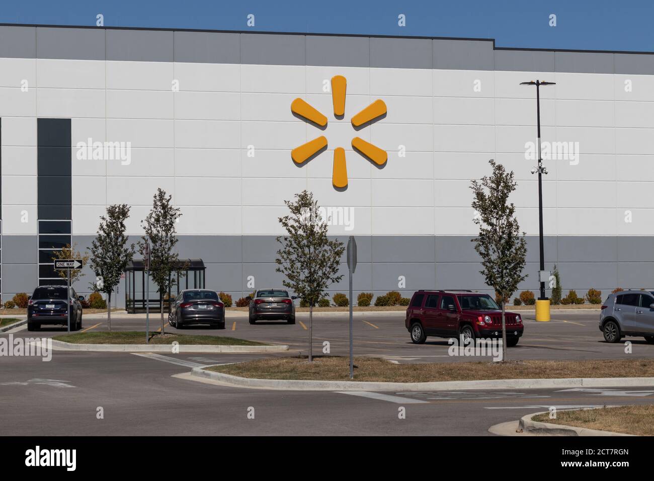 Walmart fulfillment center hires stock photography and images Alamy