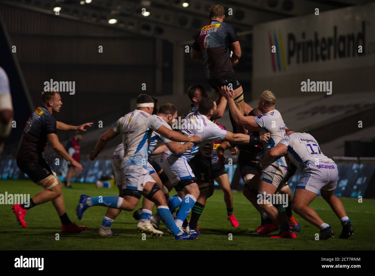 Manchester, England, 21 September 2020. Chris Robshaw winning a line out for Harlequins against Sale Sharks in the Premiership Rugby Cup Final at the A J Bell Stadium. Credit: Colin Edwards/Alamy Live News. Stock Photo