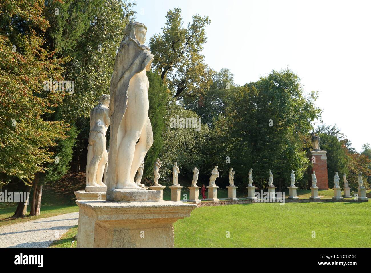 La Cavallerizza a circle of statues by Orazio Marinali at Villa Parco
