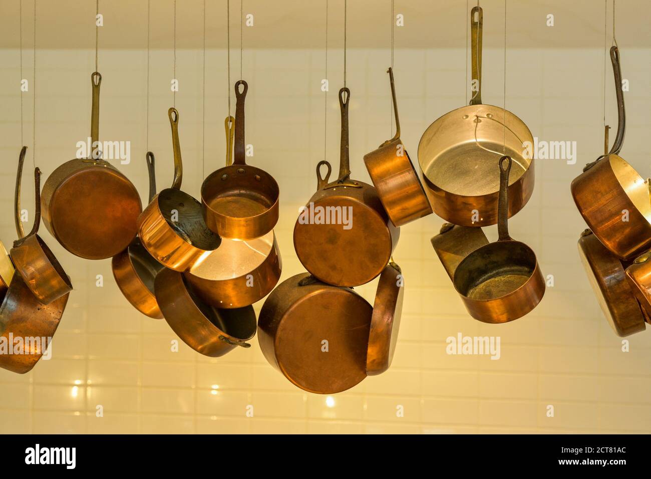 Copper pots and pans hires stock photography and images Alamy