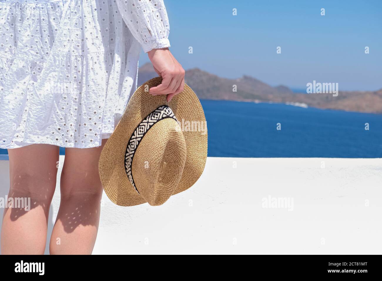 Woman straw hat hi-res stock photography and images - Alamy