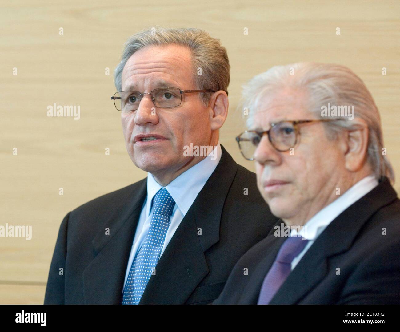 Austin, Texas, USA. 23rd Mar, 2007. Watergate journalists BOB WOODWARD