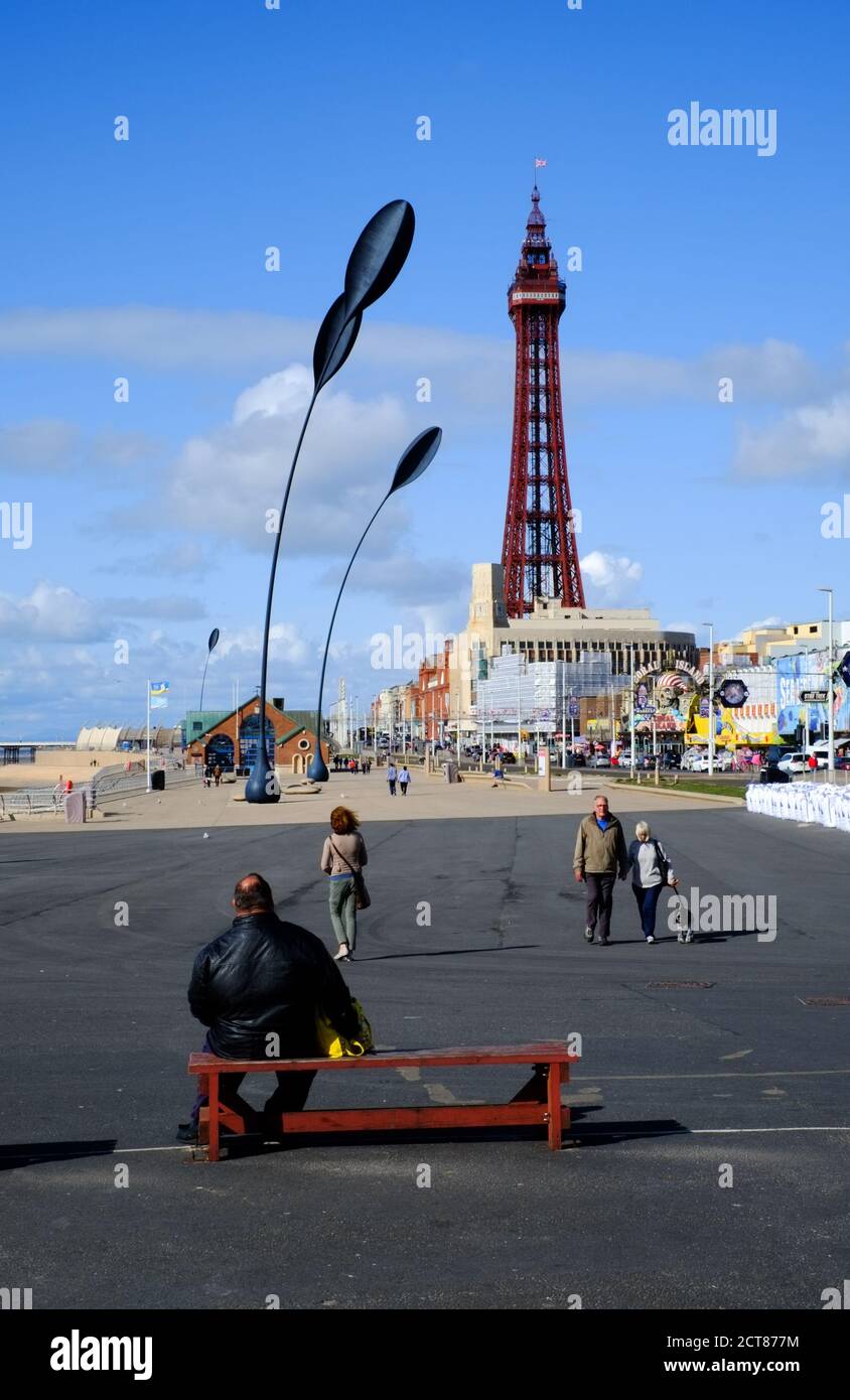 Blackpool Promenade. Blackpool Tower and Wind Sculptures, Blackpool, Lancashire, UK Stock Photo