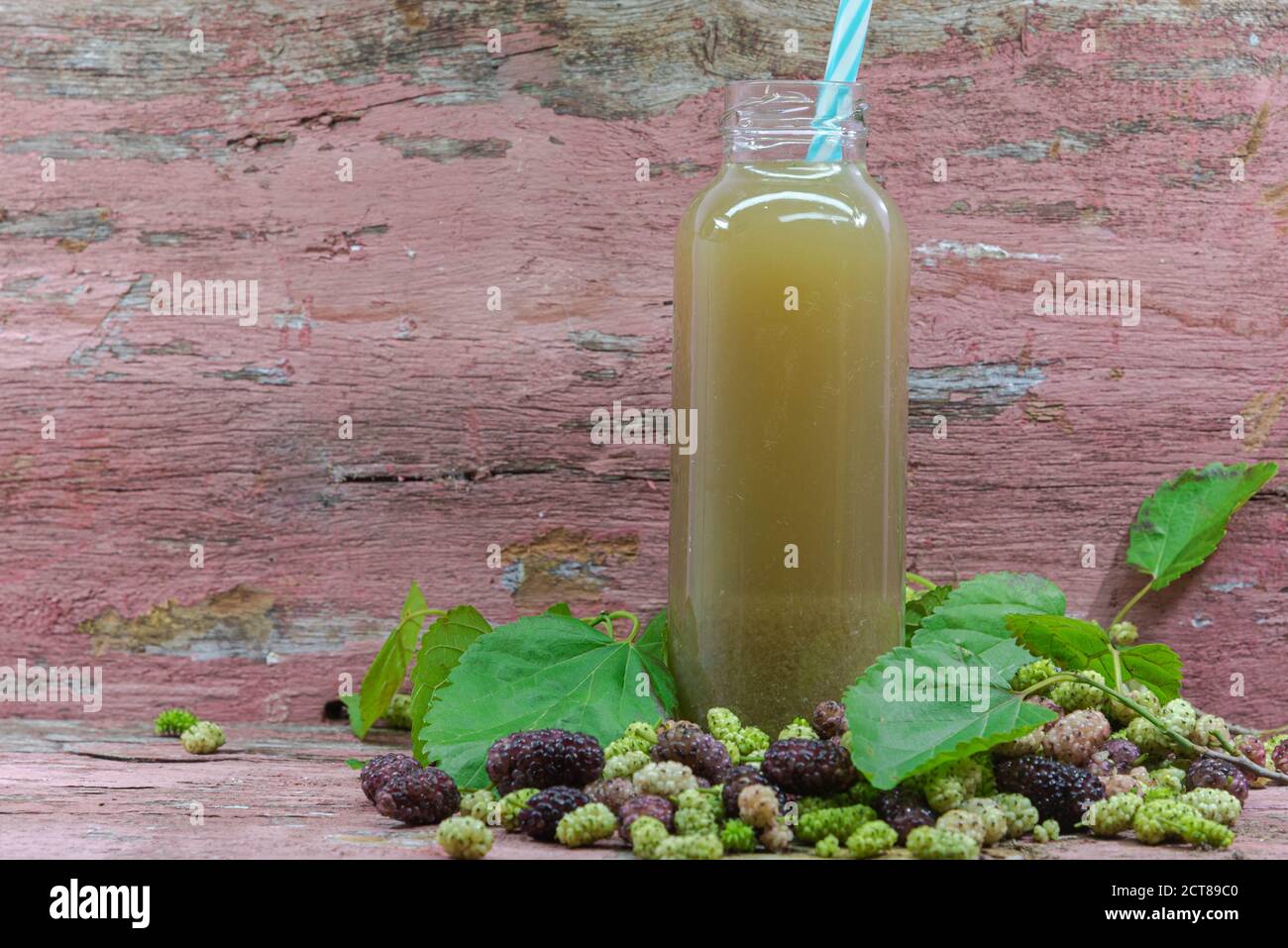 Blackberry juice. Refreshing drink and detox. Fruit rich in folic acid to strengthen the immune