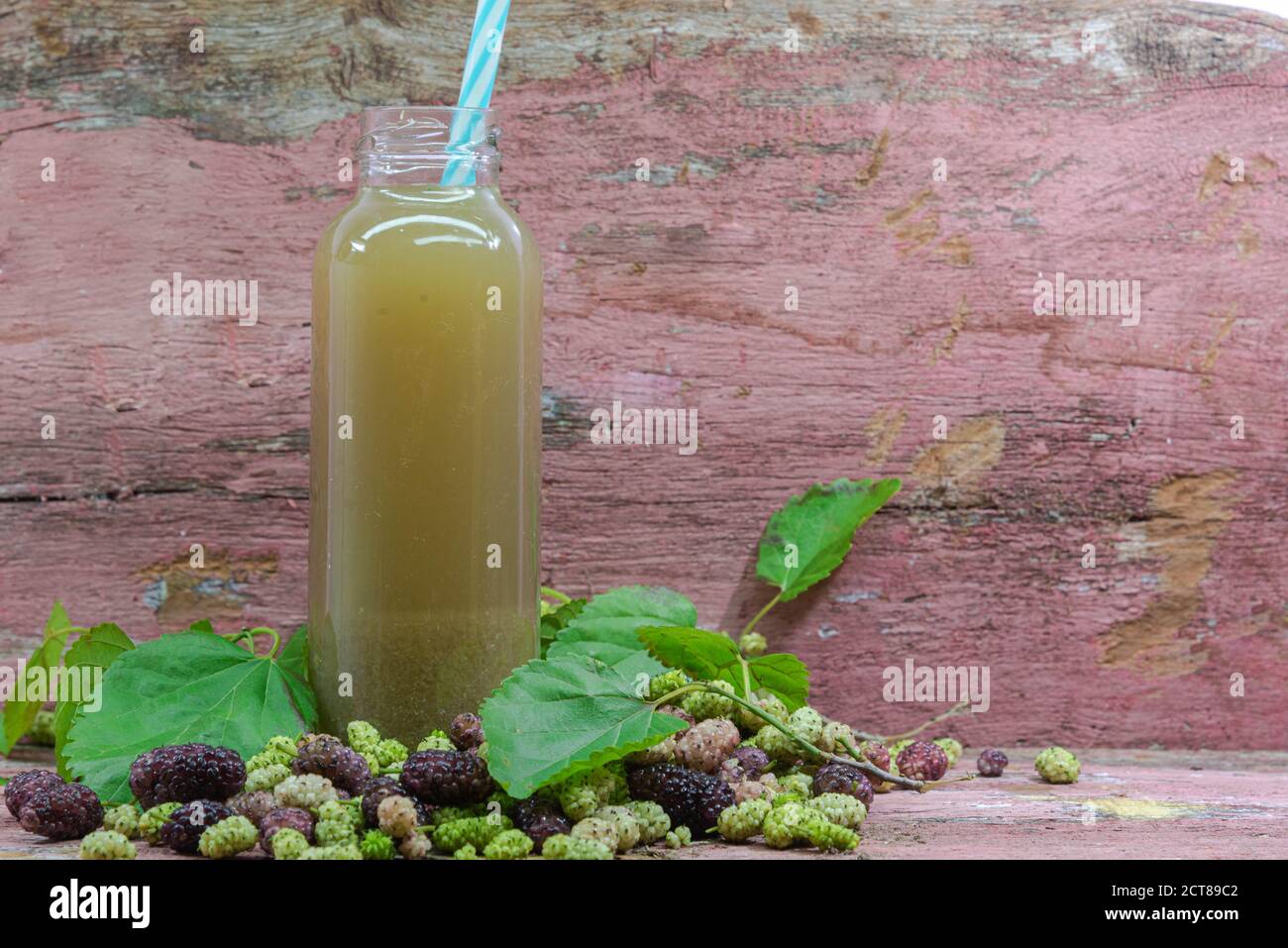 Blackberry juice. Refreshing drink and detox. Fruit rich in folic acid to strengthen the immune