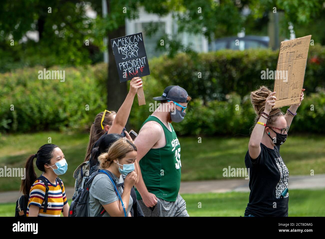 St Paul Minnesota August 22 Youth March And Rally To End Violence Protester Holding American Horror Story President Trump Sign Stock Photo Alamy