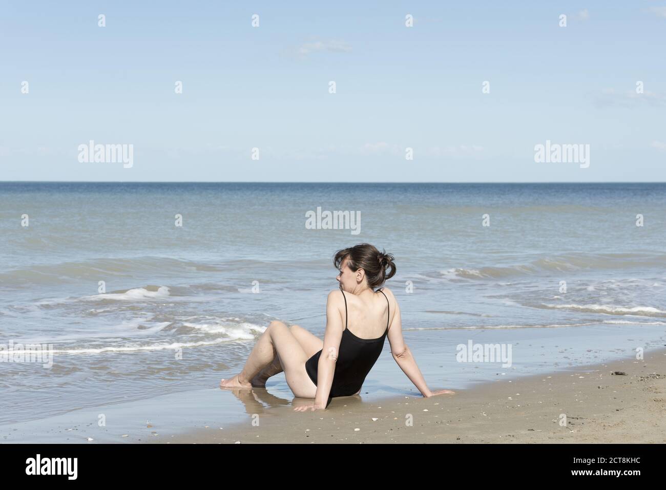 Italian women beach hi-res stock photography and images - Page 3 - Alamy