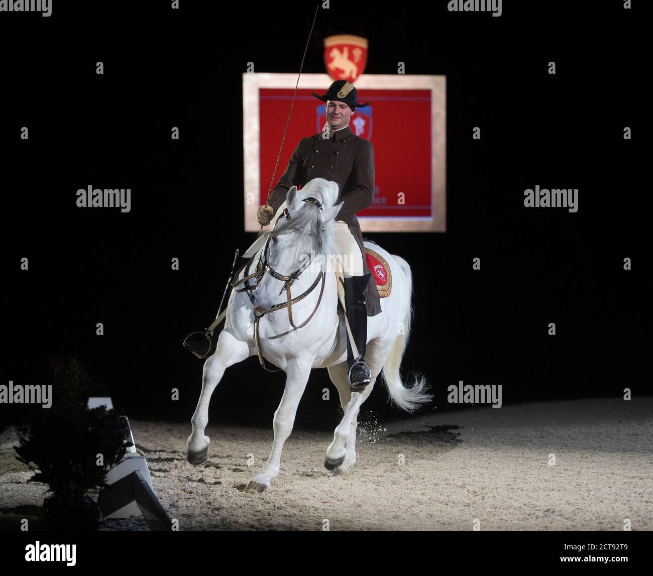 THE SPANISH RIDING SCHOOL PERFORM AT THE WEMBLEY ARENA, LONDON.   PHOTO CREDIT :  © MARK PAIN / ALAMY STOCK PHOTO Stock Photo
