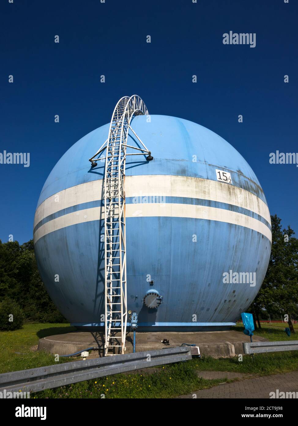 Storeage tank hires stock photography and images Alamy