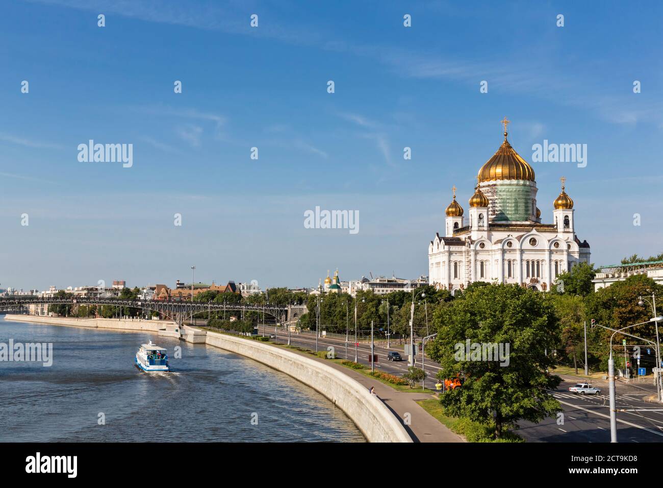 Russia, Moscow, Cathedral of Christ the Saviour and Moskva River Stock Photo