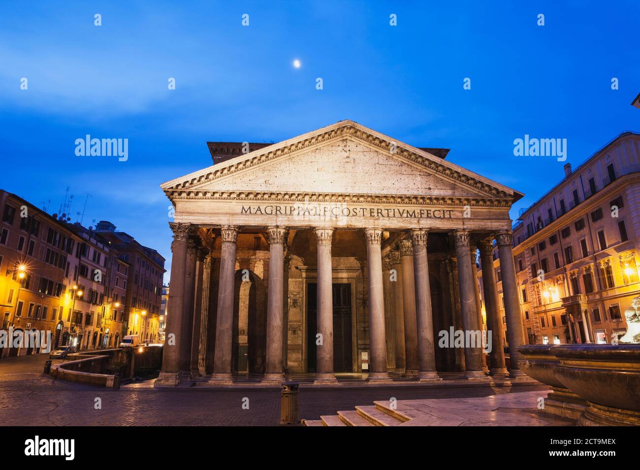Italy, Lazio, Rome, Pantheon, Piazza della Rotonda in the evening Stock Photo