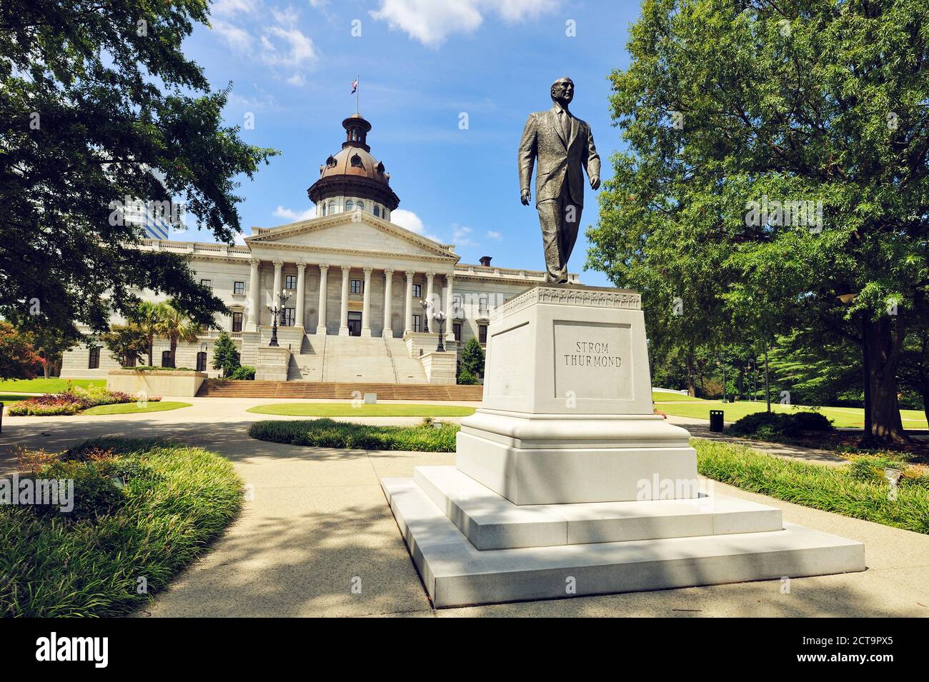 Statue of senator strom thurmond at south carolina state house hires