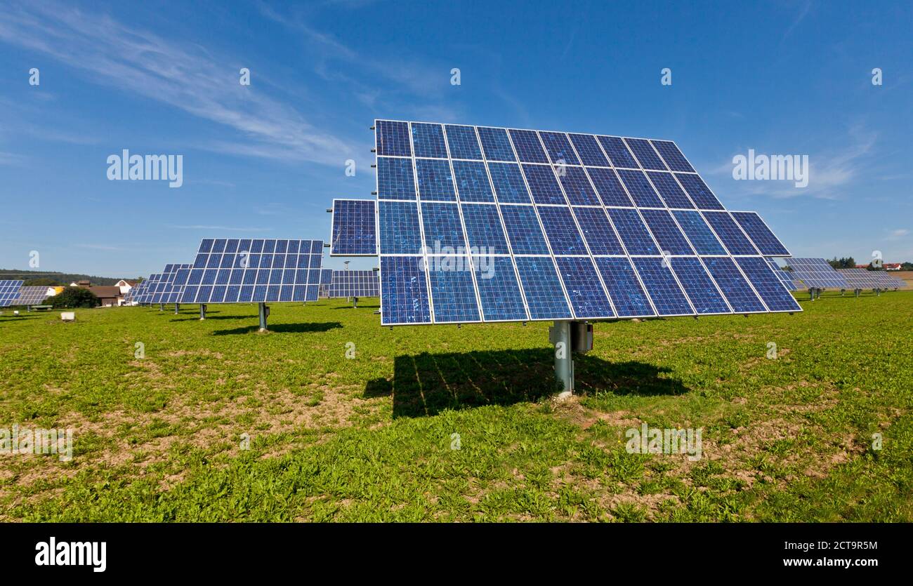 Solar panels and green grass hi-res stock photography and images - Alamy