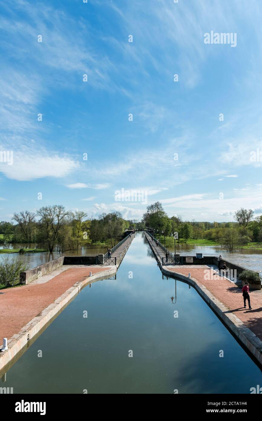 France, Departement Saone-et-Loire, Digoin, canal bridge, Loire river, Canal lateral a la Loire Stock Photo