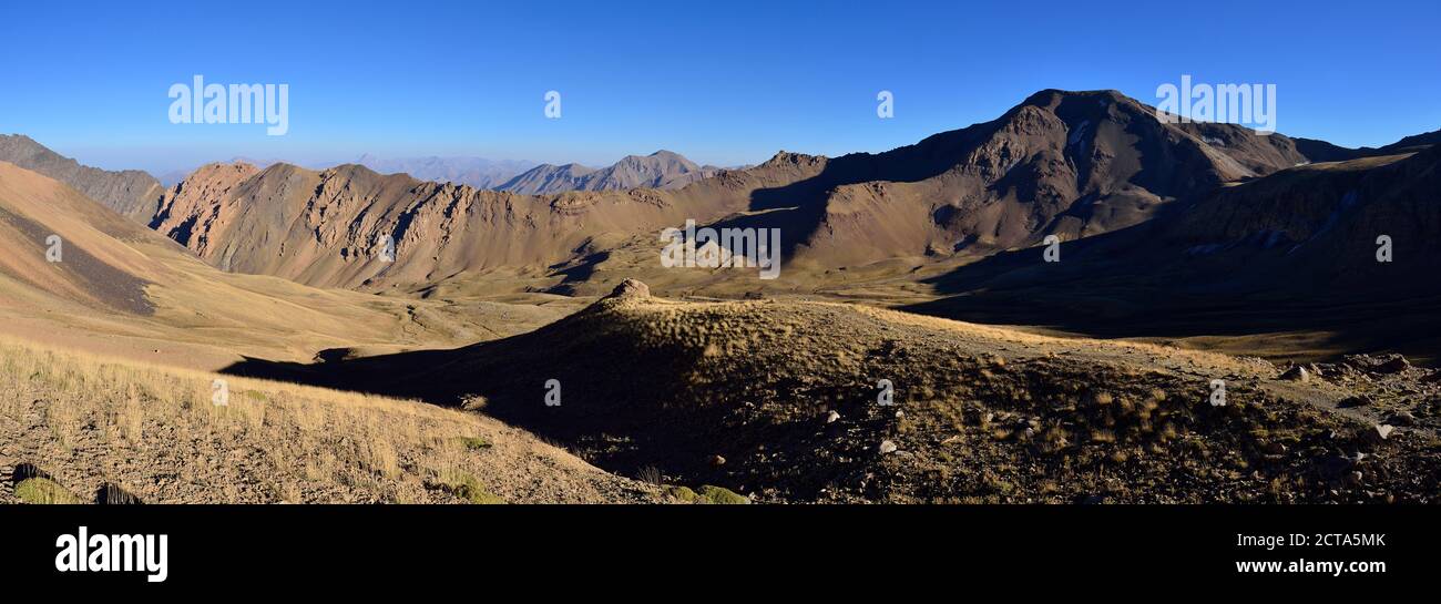Iran, view over Hezar Som plateau towards Lashgarak, Alam Kuh area, Takht-e Suleyman Massif, Alborz Mountains Stock Photo