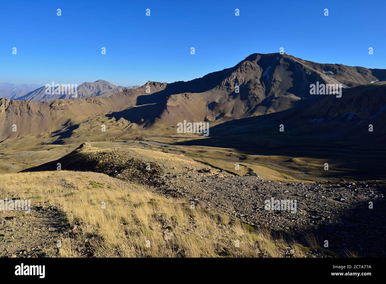 Iran, Mazandaran Province, Alborz Mountains, Takht-e Suleyman Massif, View over Hezarsham valley towards Lashgarak Stock Photo