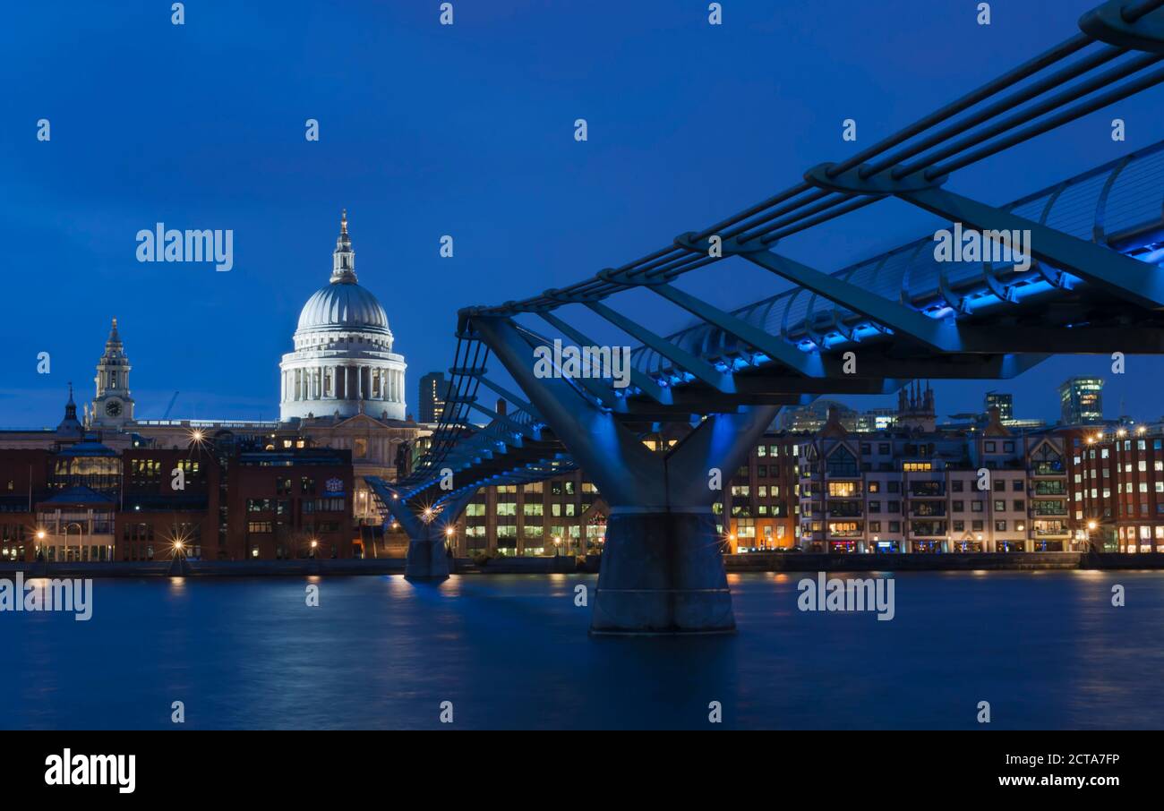 United Kingdom, England, London, View of Millennium Bridge with St Pauls Cathedral in background at night Stock Photo