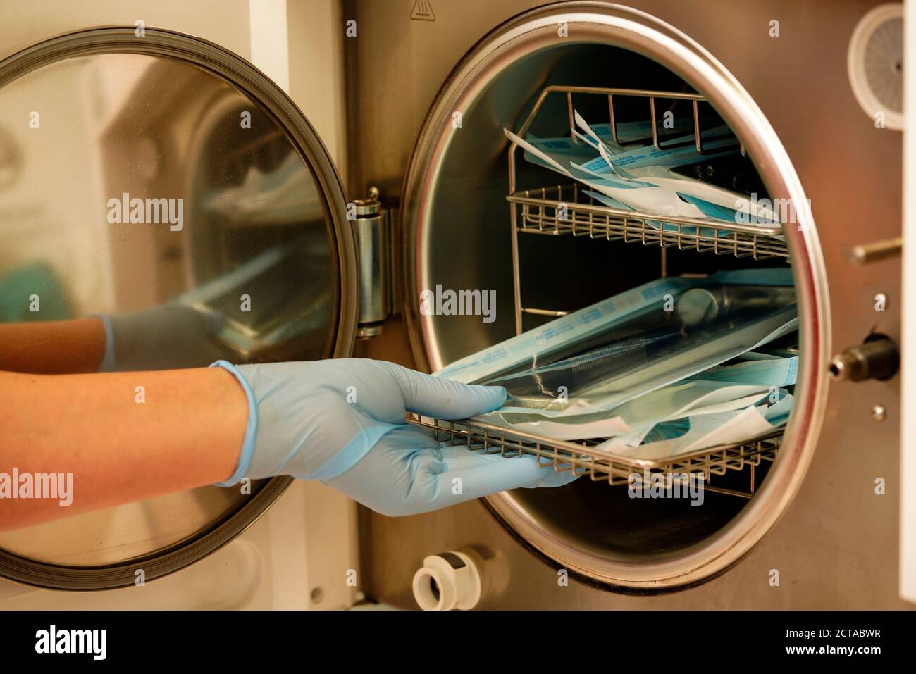 Sterilization machine hires stock photography and images Alamy