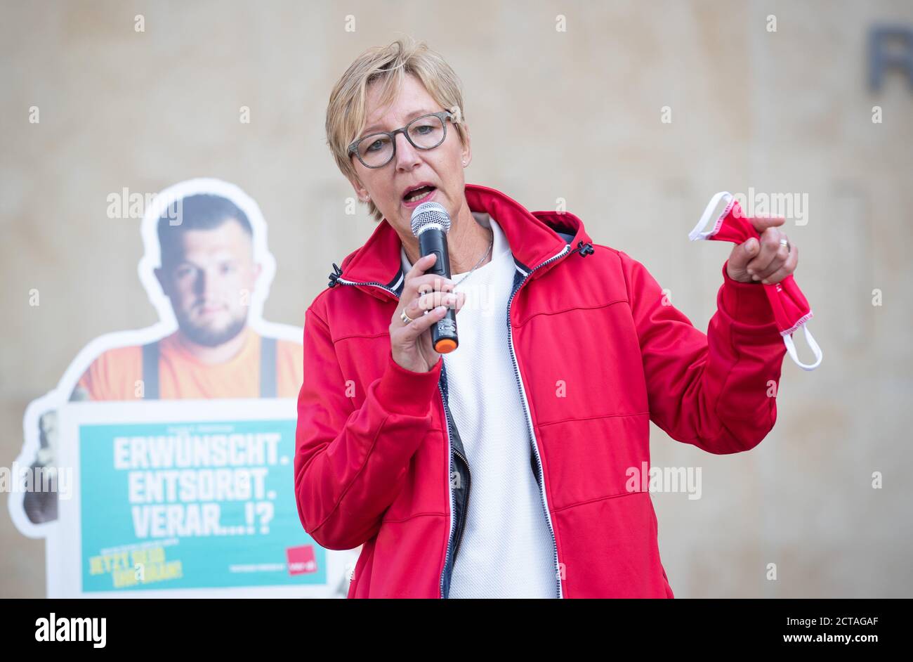 22 September North Rhine Westphalia Gutersloh Petra Meyer Verdi Trade Union Secretary Speaks During A Warning Strike In Several States The Announced Warning Strikes In The Public Service Of Federal And Local