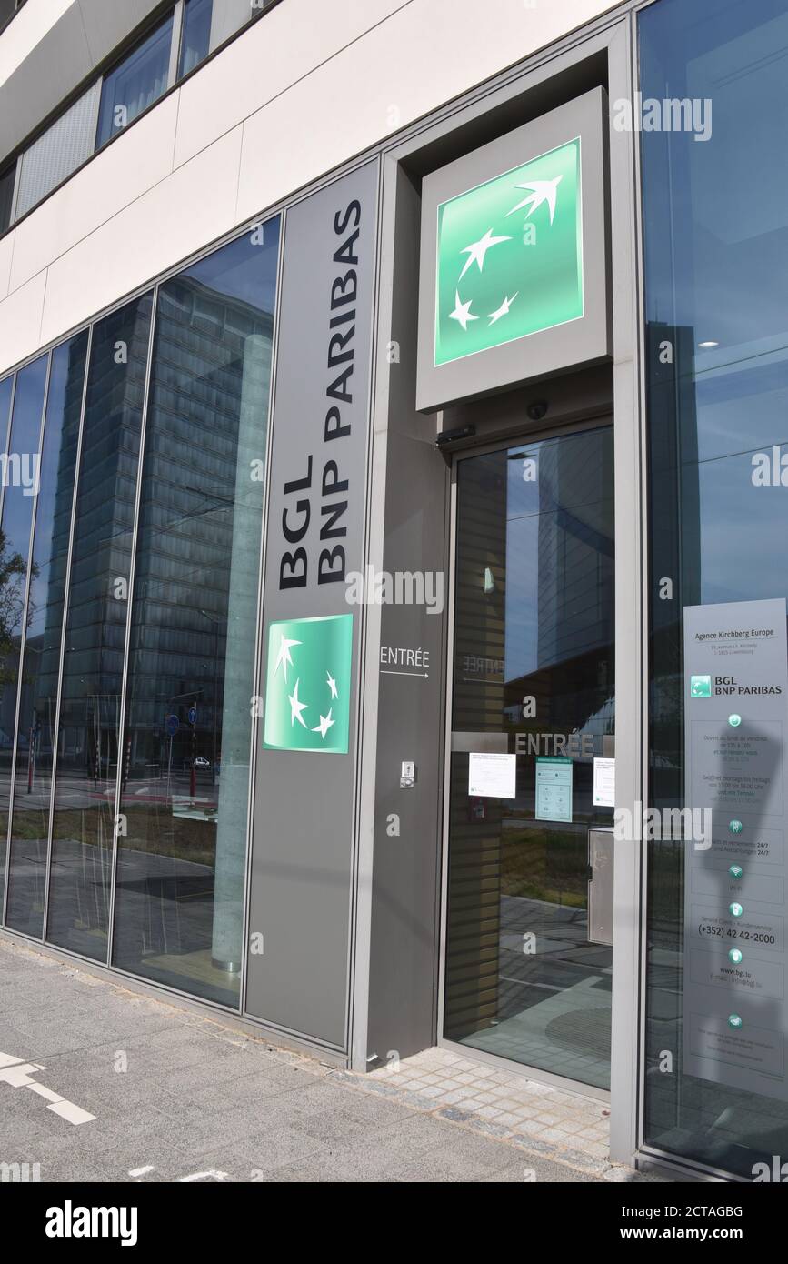 Luxemburg, Luxembourg. 20th Sep, 2020. The logo and lettering of BGL BNP  Paribas S.A., a Luxembourg bank in which the major French bank BNP Paribas  holds a majority stake. Credit: Horst Galuschka/dpa/Alamy