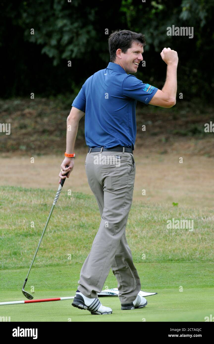 CHISWICK,LONDON,UK: JULY 16th 2010.  Tennis star Tim Henman participates in the Leuka Charity Mini-Masters Golf at the Dukes Meadows Golf Course Chisw Stock Photo