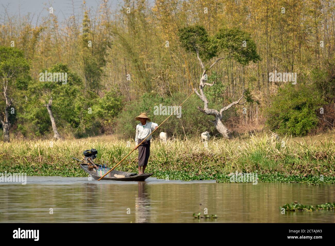 Fisherman on fishing boat in hi-res stock photography and images - Alamy