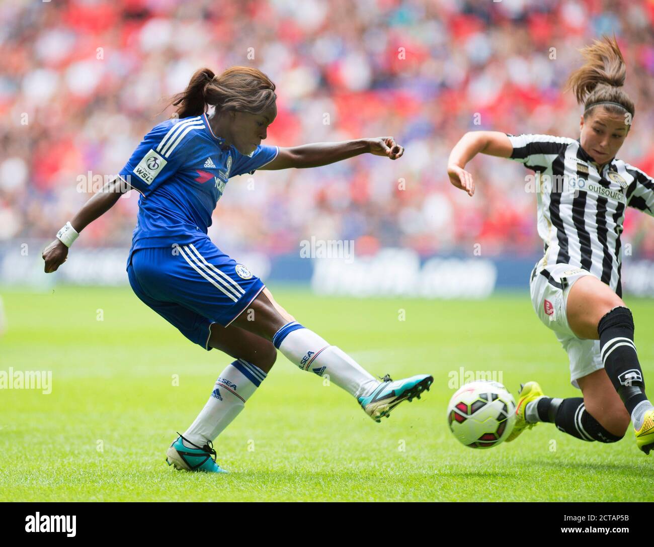 ENIOLA ALUKO FIRES IN A SHOT  Chelsea v Notts County Womens FA Cup Final - Wembley  PHOTO CREDIT : © MARK PAIN / ALAMY Stock Photo