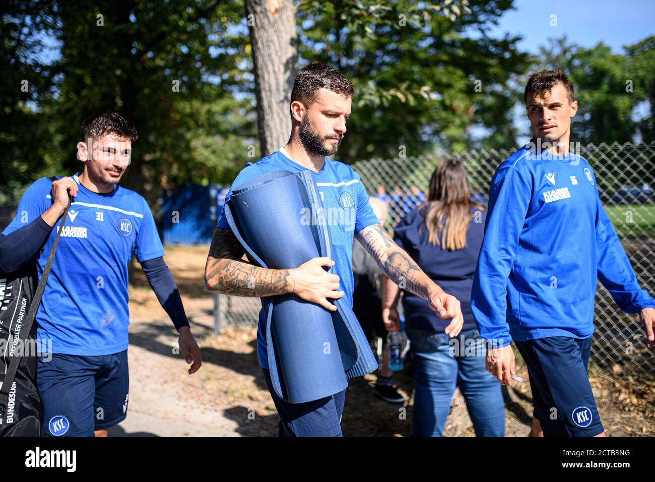 Karlsruhe, Deutschland. 22nd Sep, 2020. Marco Djuricin (KSC) Walks Off ...