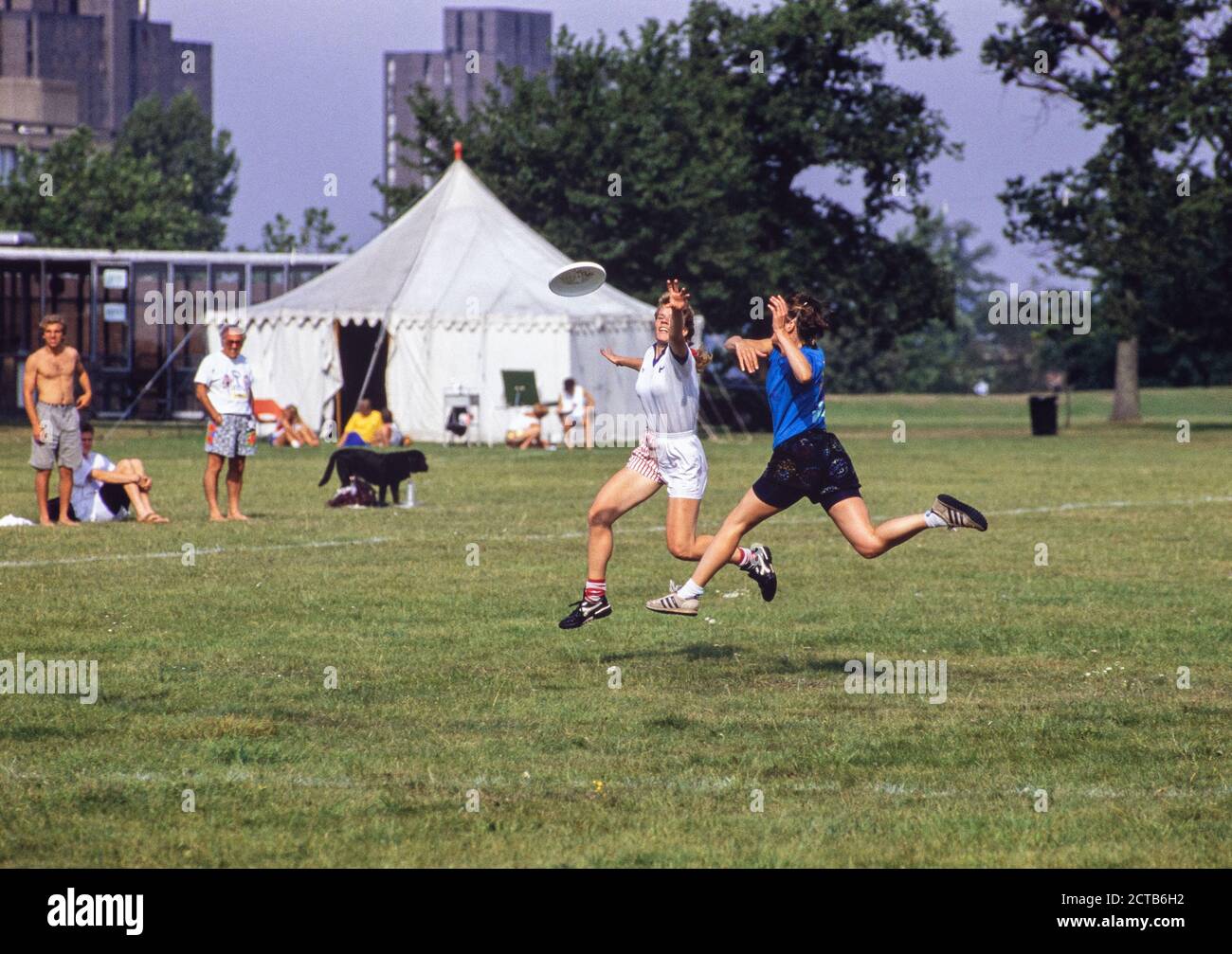 The European Ultimate Frisbee Championships taking place at the University of Essex in Colchester, England . 27 August 1991. Photo: Neil Turner Stock Photo