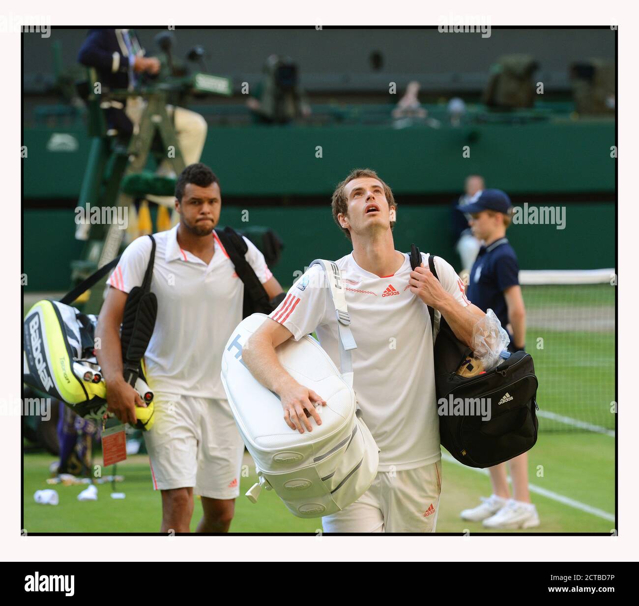 ANDY MURRAY LOOKS RELIEVED TO HAVE BEATEN JO-WILFRIED TSONGA IN THE MNS SEMI-FINAL. WIMBLEDON 2012. PICTURE : © MARK PAIN /ALAMY STOCK PHOTO Stock Photo