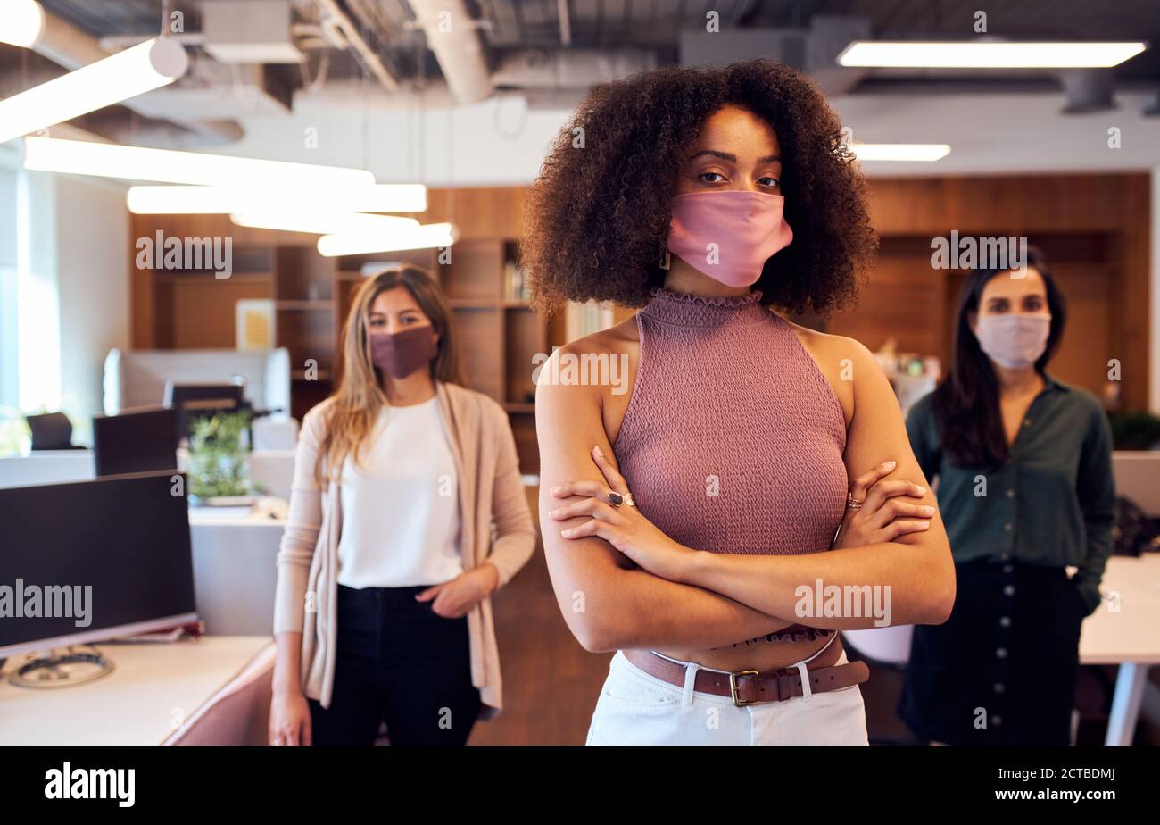 Powerful business woman hi-res stock photography and images - Alamy