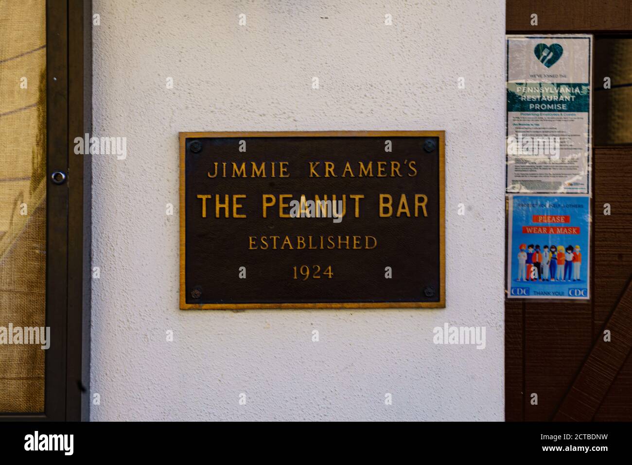 Peanut bar hires stock photography and images Alamy