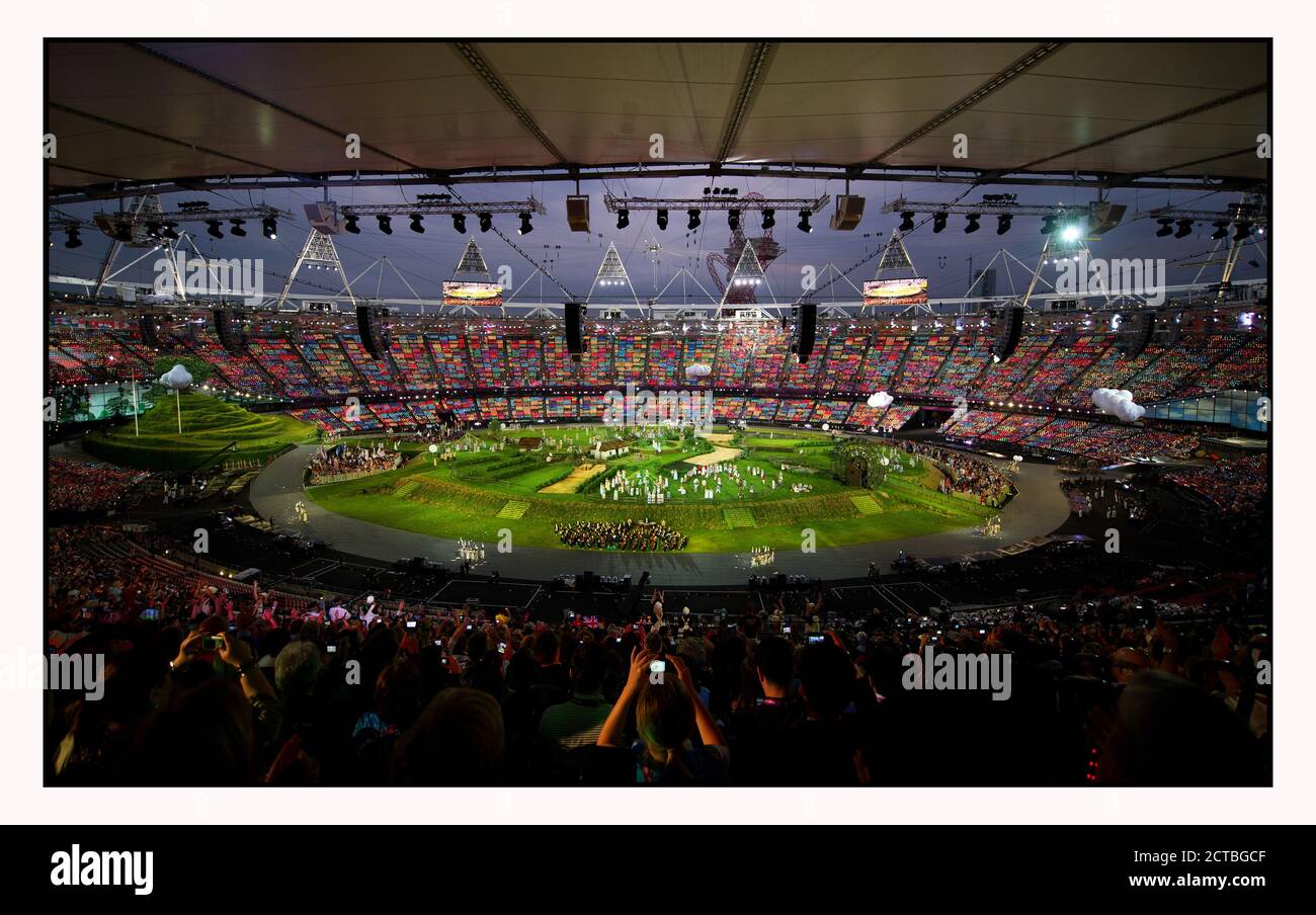 THE OPENING CEREMONY OF THE LONDON 2012 OLYMPICS  OLYMPIC PARK - LONDON 27/7/2012 CREDIT :  © MARK PAIN / ALAMY Stock Photo