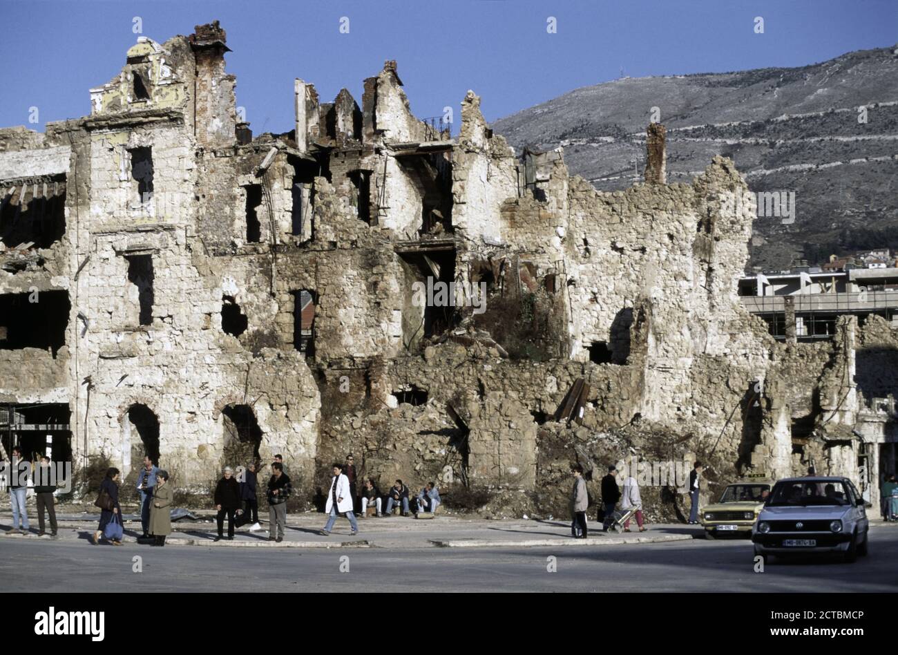 10th December 1995 During the war in Bosnia: a destroyed building at the junction of Mostarskog bataljona and Adema Buca in Mostar. Stock Photo