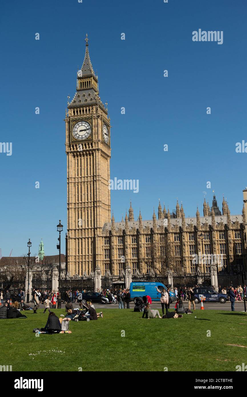 elizabeth-tower-housing-big-ben-the-palace-of-westminster-london