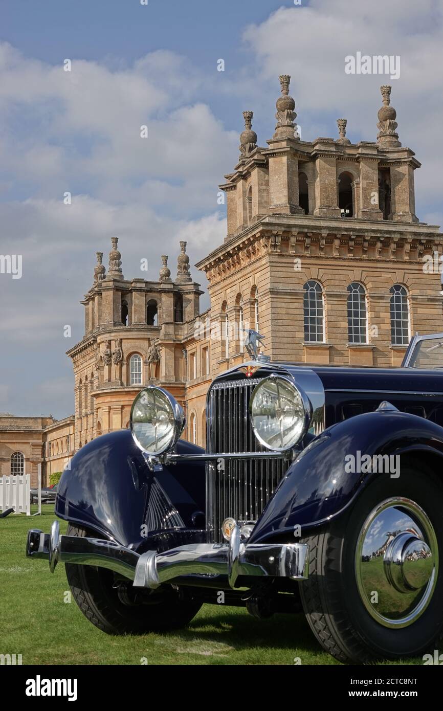 Blenheim Palace, Oxford, UK. 22nd Sep, 2020. Classic American historic automobile poses At the famous Salon Prive held at Blenheim Palace Credit: Motofoto/Alamy Live News Stock Photo