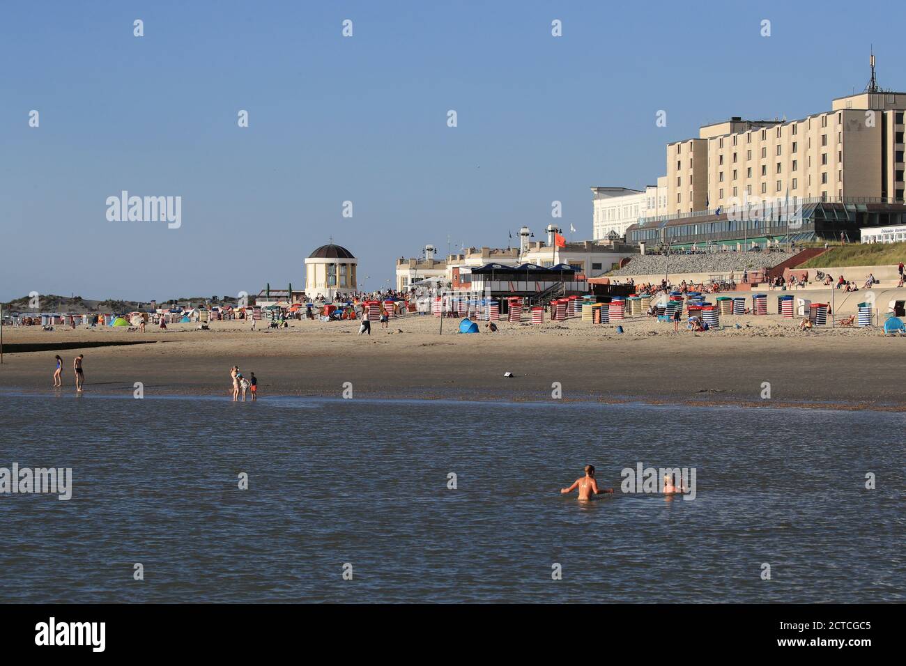 View of the beach and promenade of Borkum Island, Frisia, Lower Saxony, Germany, Europe. Stock Photo