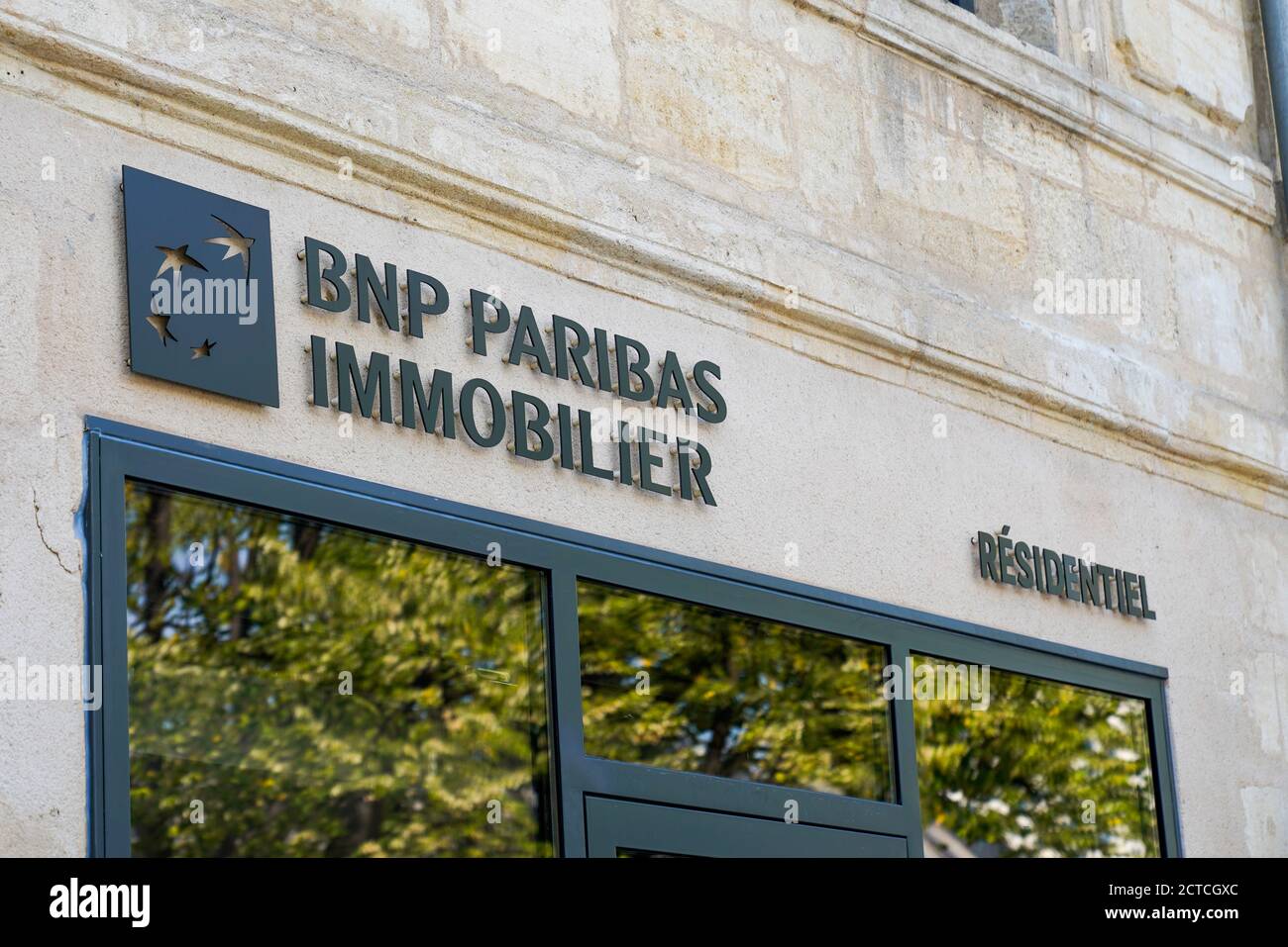 Bnp Paribas Banque High Resolution Stock Photography And Images Alamy