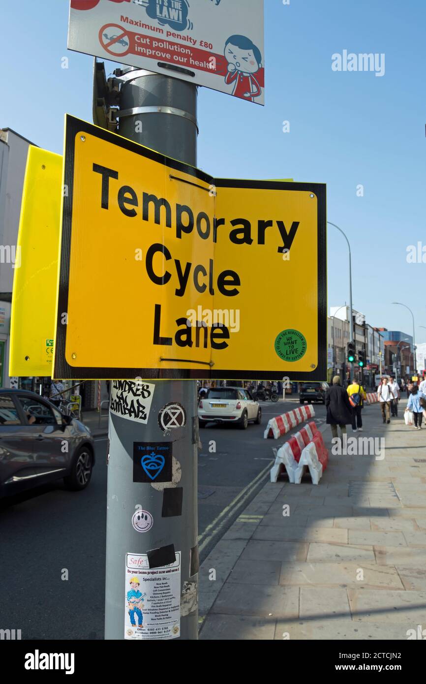 Cycle lane sign hires stock photography and images Alamy