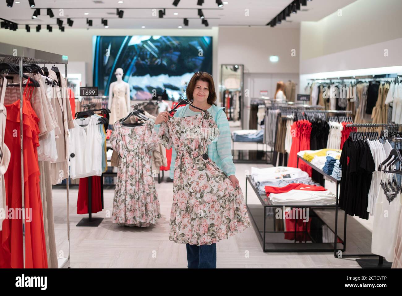Interior clothing store dress hi-res stock photography and images - Alamy