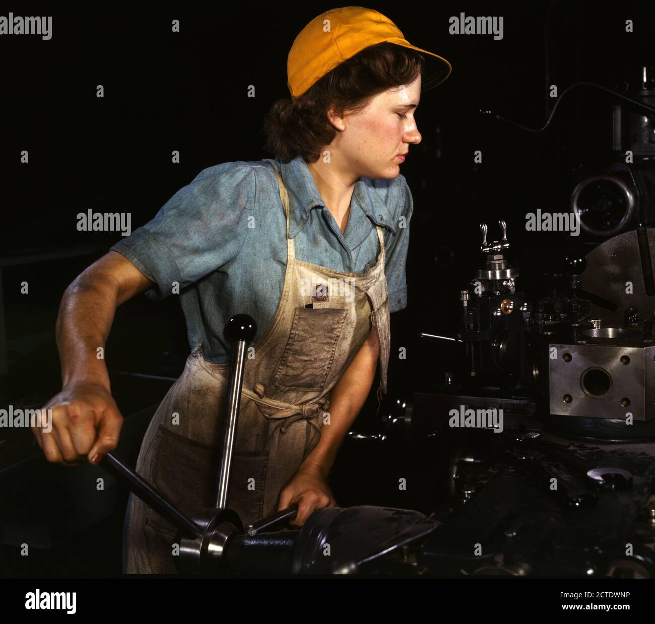 Leth Operator Women at lathe hi-res stock photography and images - Alamy