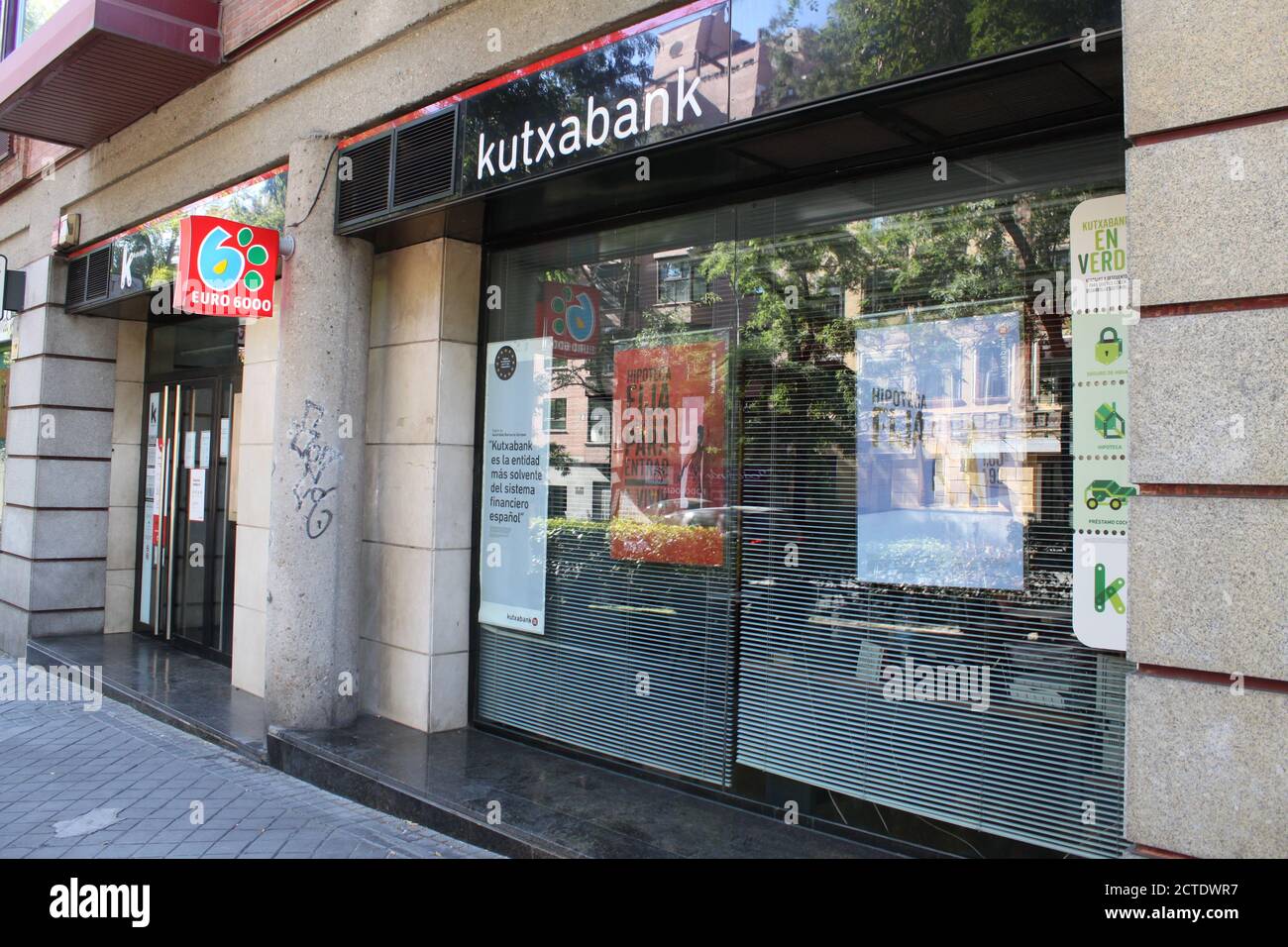 Sucursal De Kutxabank Hi-res Stock Photography And Images - Alamy